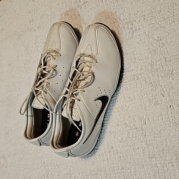 Nike Air series 6e Mens Size 11.  White with Black swish etc. - Picture 8 of 8